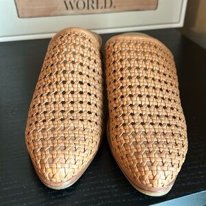 Dolce Vita Caday Mules in tan.